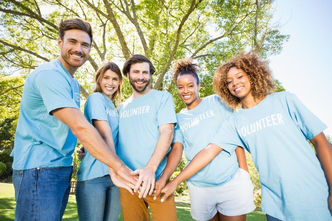 Volunteers working together
